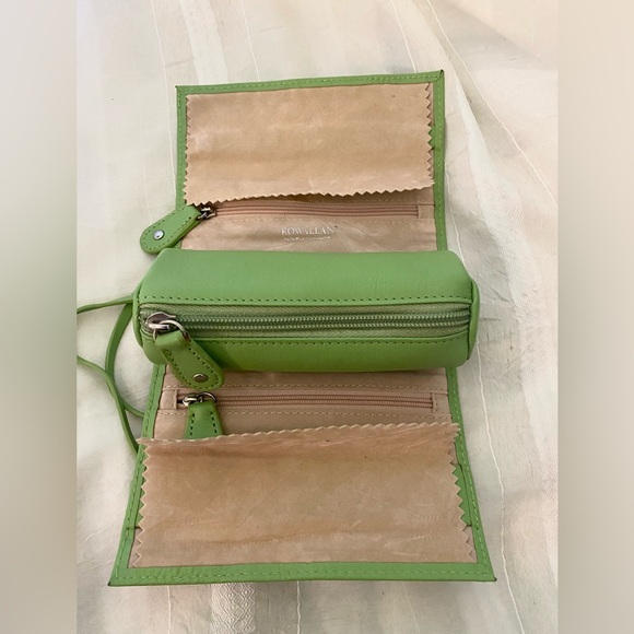 Rowallan Green Leather Jewelry Roll with Removable Pouch - Picture 4 of 11